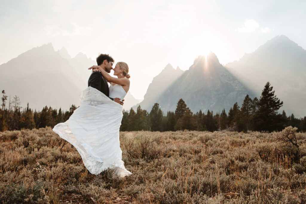 A bride and groom elope in Jackson Hole